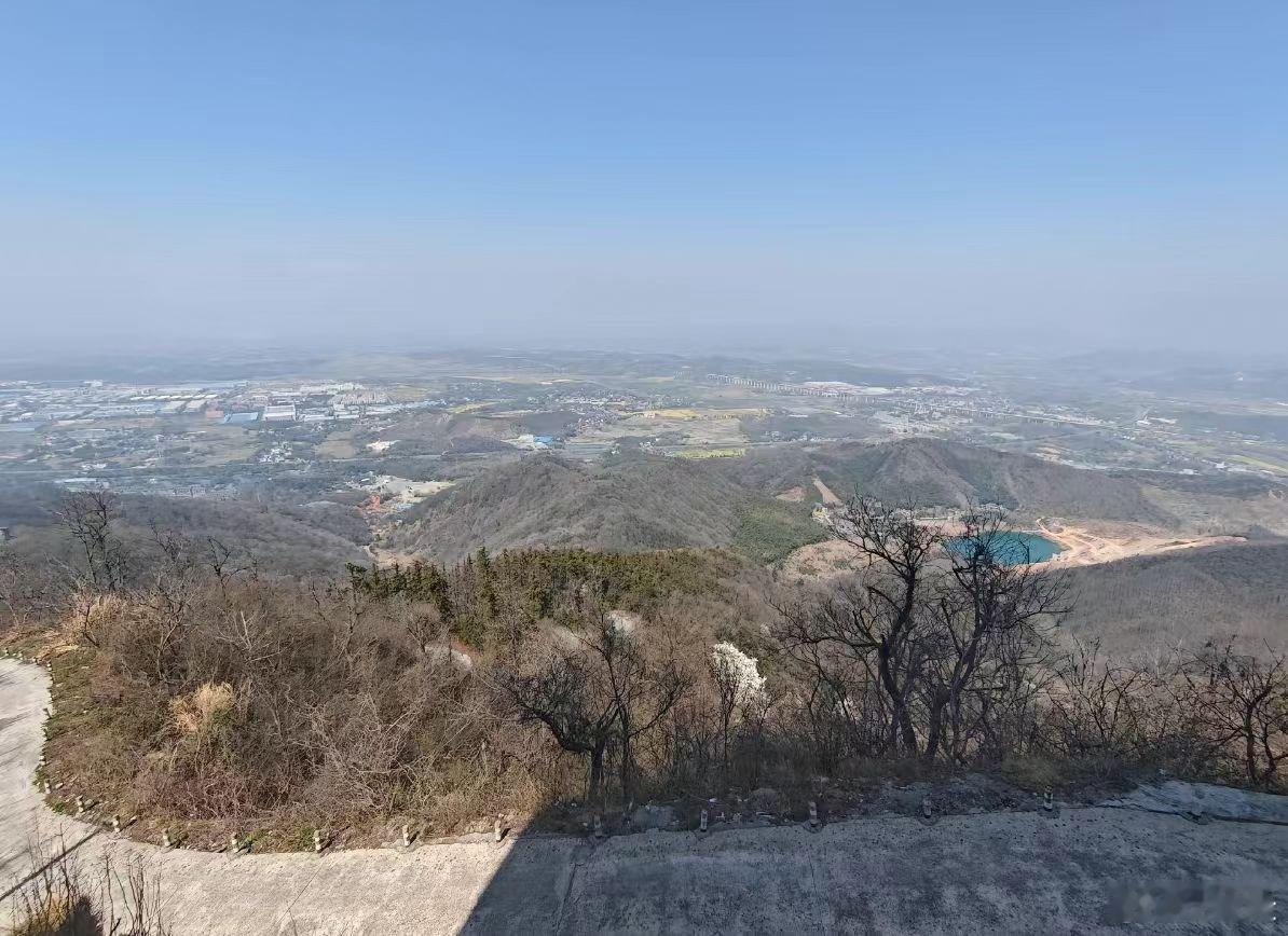 凌晨6点的征服感：深蓝S07带我登顶“野山”  周五晚上躺在床上刷手机...