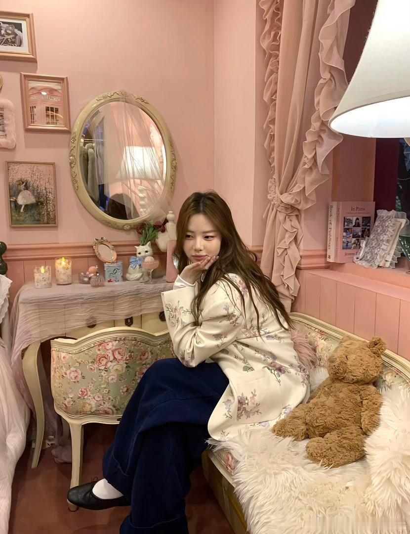 #美团骑手交流会[超话]#  我的女孩怎么了 要天天开心啊 不准欺负我的女孩[泪] ​