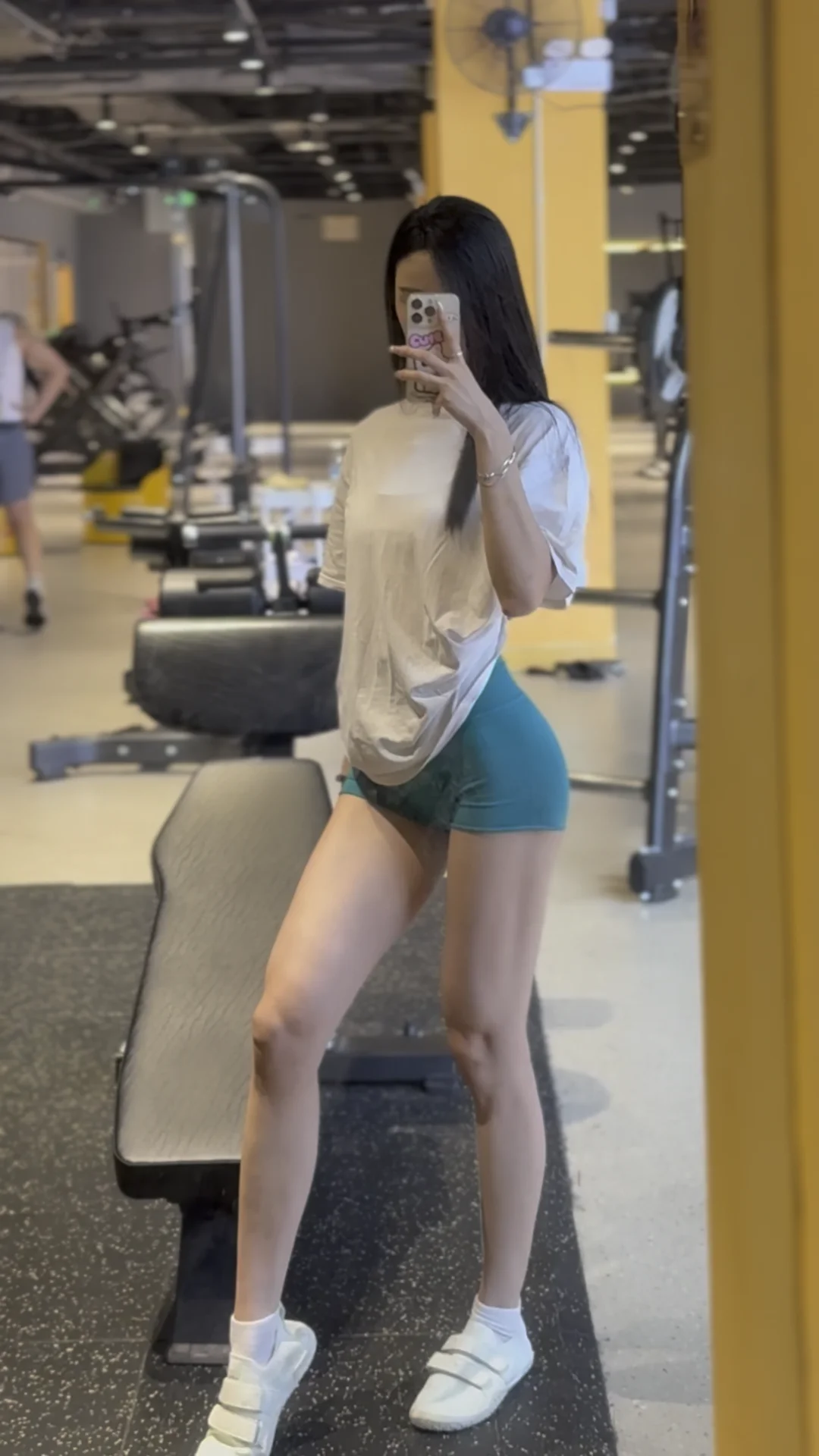 这么长的腿练深蹲有多不容易你知道吗