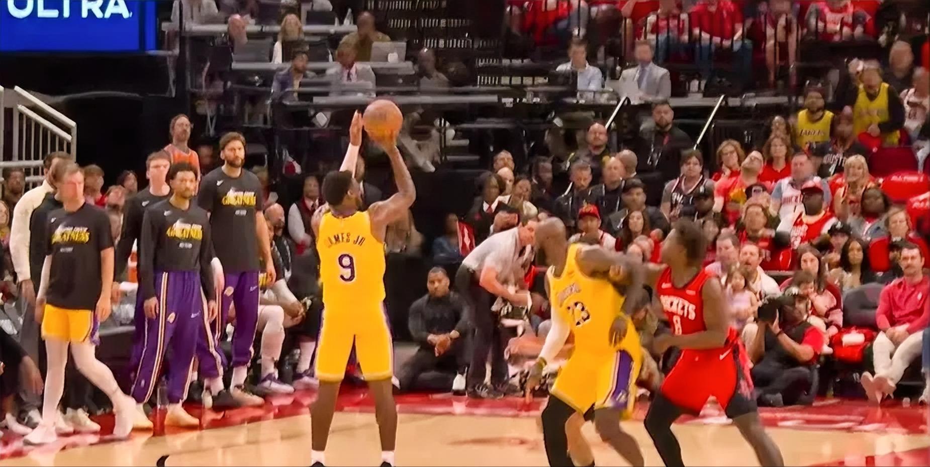 NBA最强“父子组合”今日表现！！！  勒布朗·詹姆斯：出战45分钟...