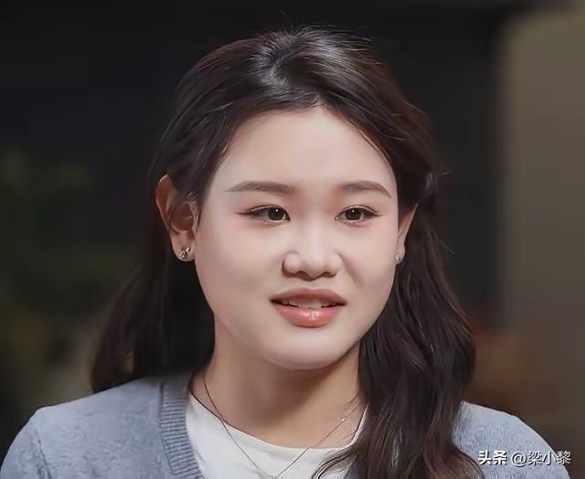 主持人问张家齐:“你比赛得了不少奖牌，你都是怎么处理的？”张家齐说:“全塞床底下了。”

主持人惊讶:“没有摆放在柜子里？”

张家齐说:“没有，如果买了房子，有了新家，会找一个柜子把它放起来，但不会把它摆在那里显示出来。”

主持人问:“你不想那么张扬这件事情？”

张家齐说:“这个身份我觉得它只