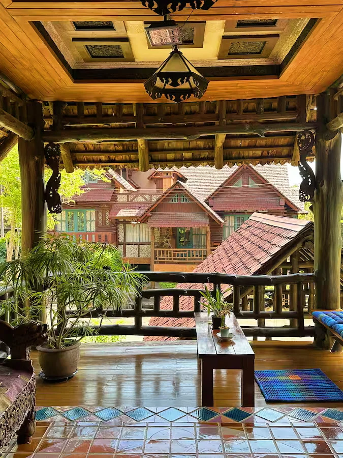 没夸张，我好像住到了清迈最美的民宿🏯城堡