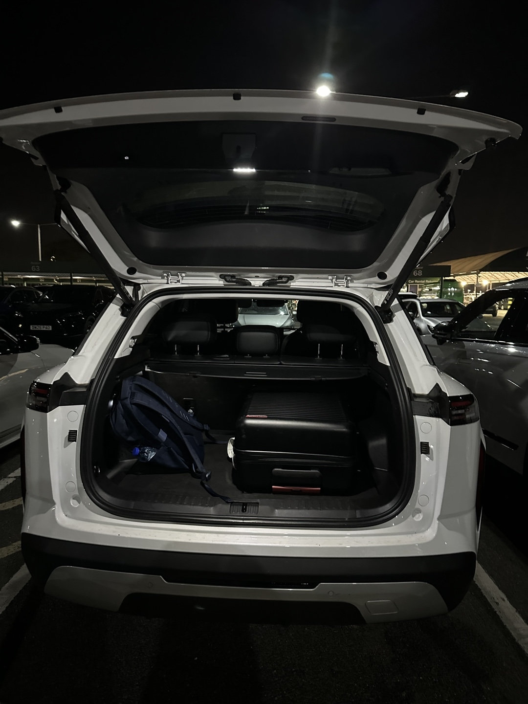 粉丝在伦敦租了一台 JAECOO 9 PHEV 自驾，这车相当于国内的奇瑞风云 T11。接下来几天我会转发他的分享，看看这车在英国开起来到底怎么样。 
#为什么豪华车主热衷于换新能源车# ​