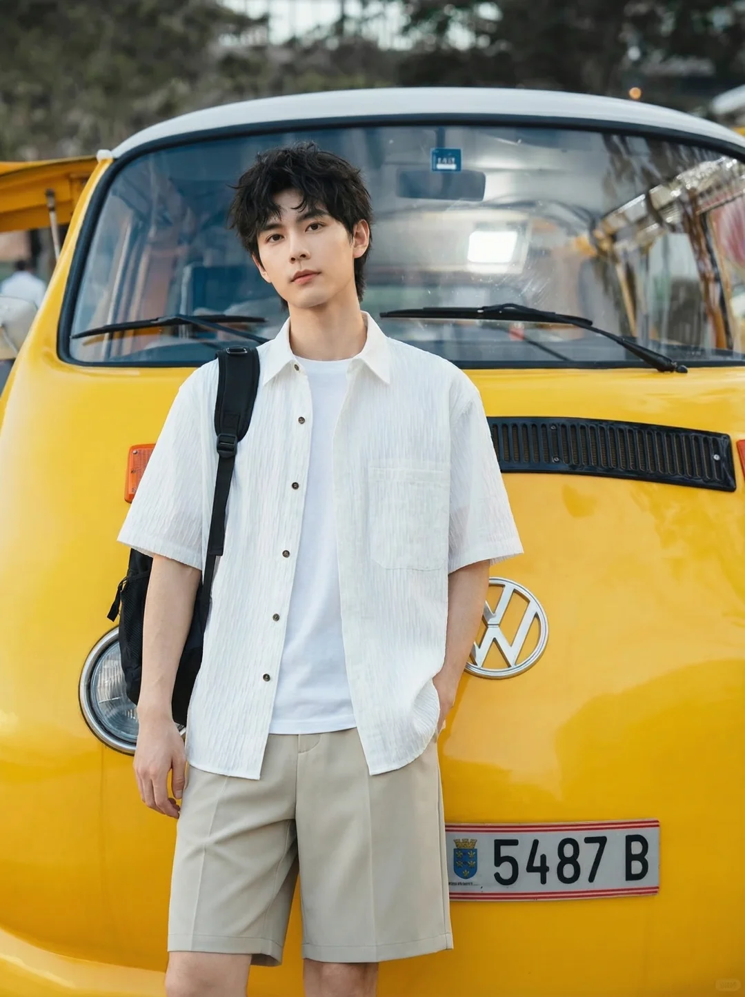 拒绝油腻！夏日少年感白衬衫氧气感穿搭