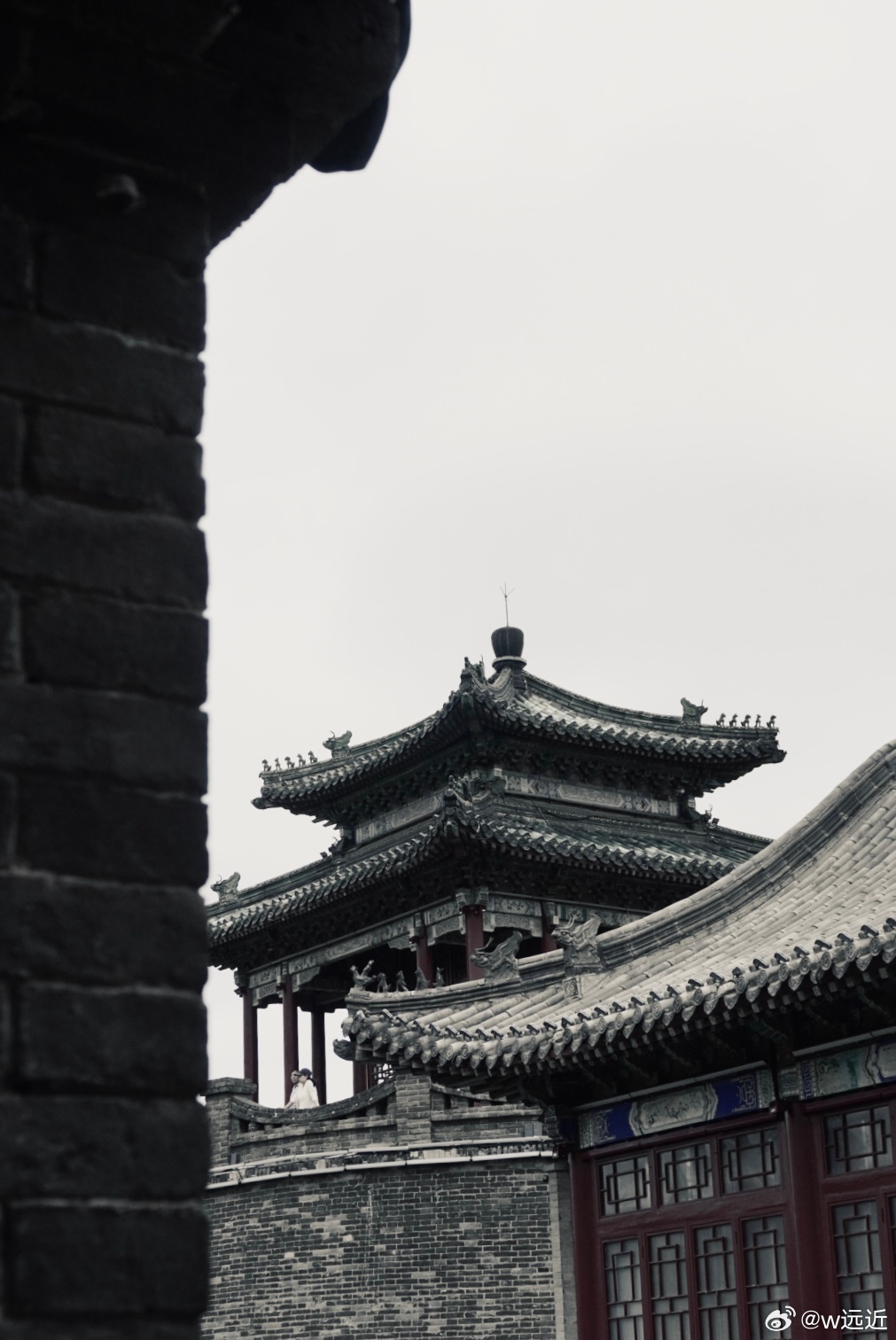 我的「旅行日记」之：邯郸🪷🐫🍂

人们总说，邯郸是一座等了三千年的城。

来之前对这里的了解并不甚很多，邯郸学步、燕赵之地，可能历史慷慨悲歌，可能如今“这么近，这么美，周末到河北”，但却不知道，这个古时称邯郸，今天亦名邯郸的城市，把过往的故事守的很好，在等待无数个今人来读懂。

 ​