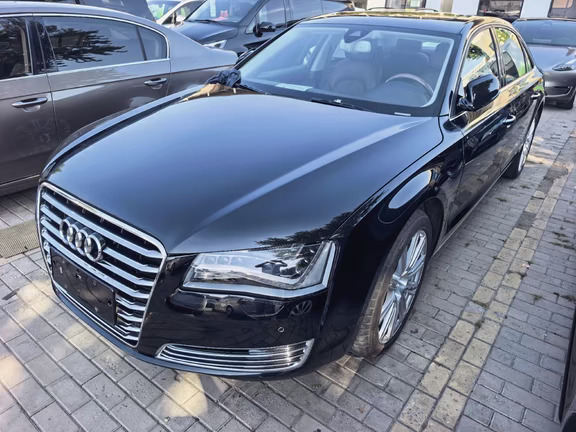 2013款 奥迪A8L（进口） 55 TFSIquattro尊贵型 4.0T 13年 15.9万公里实表一手车 一块补漆 换个门 其他原版原漆 查博士S级别！底盘升降 夜视 通风加热 等！#奥迪A8L #奥迪A8 #生活美学 #奥迪