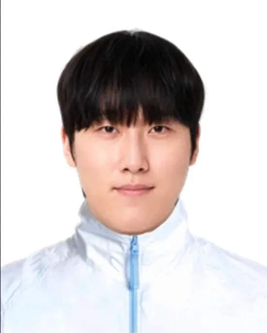 韩国代表队新的证件照

不知道是统一了服装还是p上去的（

#LPL世界赛四缺一##JDG想复仇WE##WE对战JDG# ​​​#英雄联盟[超话]# ​