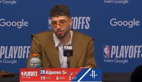 今天火箭大胜湖人拒绝被横扫。今天赛前申请给全队来了一场激励人心的演讲...