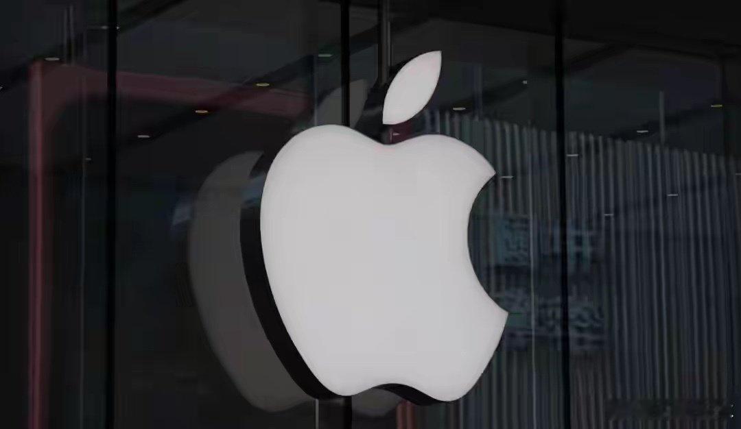 #华强北iPhone18ProMax5小时跌200元#中午18 Pro Max还敢加价一千，下午五点直接跌两百，华强北这跳水速度绝了。连档口老板都吐槽没见过跌这么快的。只能说，没点颠覆性升级，黄牛真不敢囤货，这届消费者主打一个人间清醒。大家都抢到首发了吗？ ​