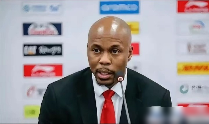 杜锋一句话点燃广东更衣室，三连败后枪口对准球员，这季后赛德比还打不打了...