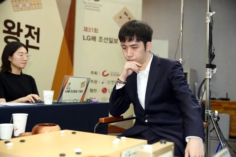 第31届LG杯世界棋王战这规则改的，把自己棋手反倒是给“装”进去了。过去LG杯赛