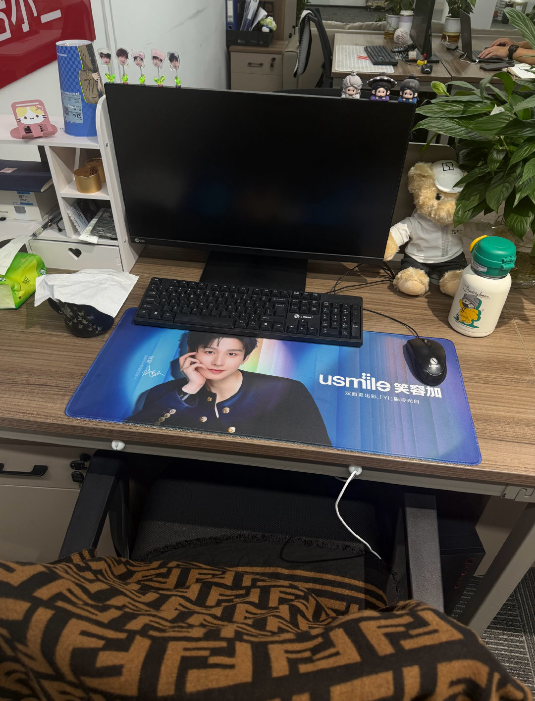 加班结束，出公司发现南极jc灯还亮着[泪奔][泪奔][泪奔] ​