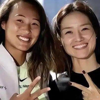 《【🔥百度热搜】联合国妇女署“点名”郑钦文，释放三个强烈信号，李娜的话没说错》播放量：1199
作者：崚屿论赛场 ​