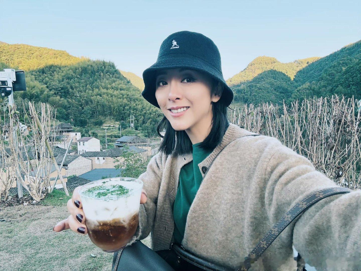 继李一桐之后，演员黄小蕾也遭遇了同样的“ID乌龙”——为宣传新剧《我不是大师》临时改了微博名，剧播完想换回原名时，发现“黄小蕾”这个ID已被其他网友抢先注册，再也改不回来了。  一、 事件原委：剧宣改