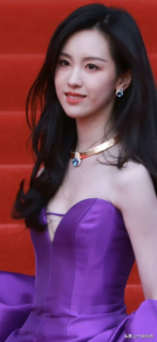 美是美，就是瘦了点，陈都灵