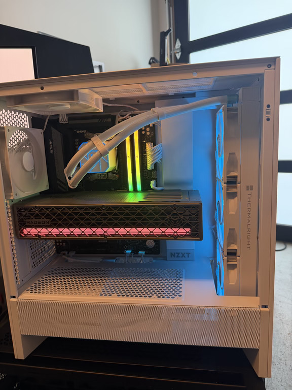 西雅图出全新9800x3d 9070xt 来点不一样