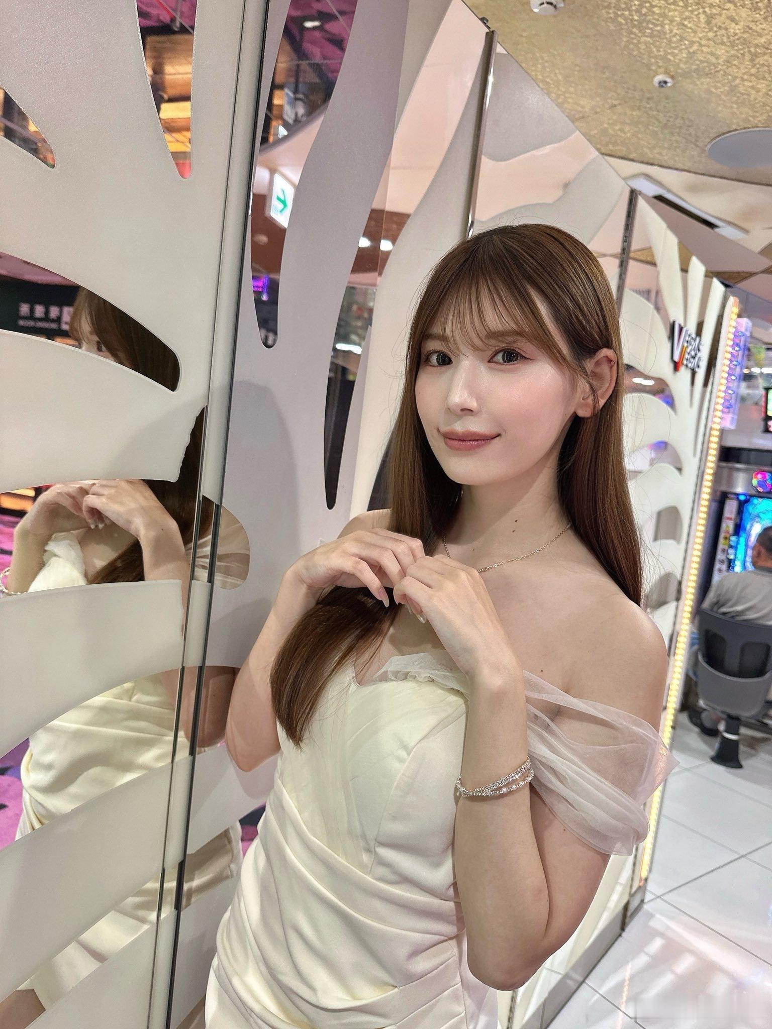 今晚准备熬夜看下世界杯，有一起的兄弟吗 ​​​