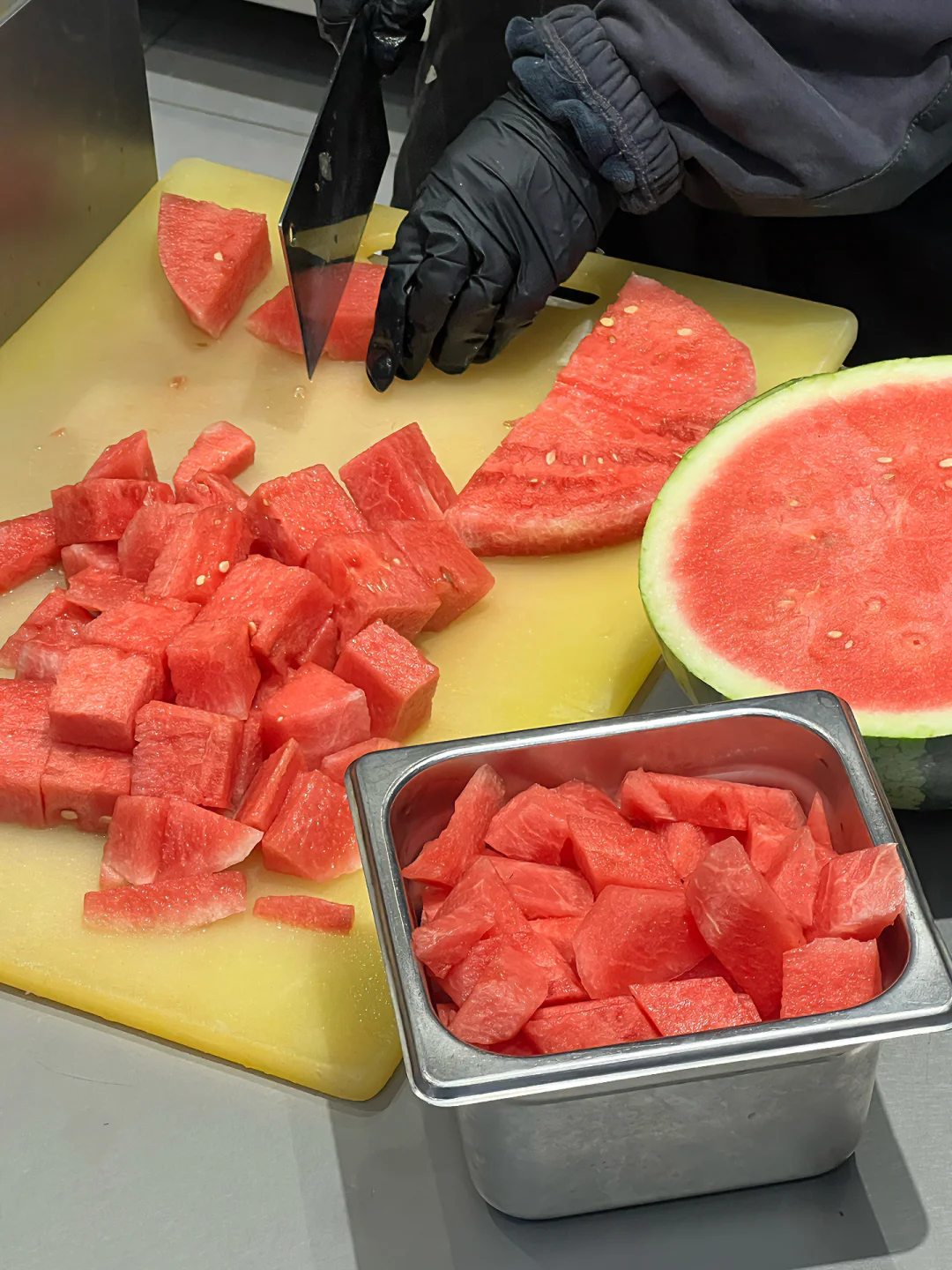 感觉茶百道员工一天要鲨800 个西瓜🍉