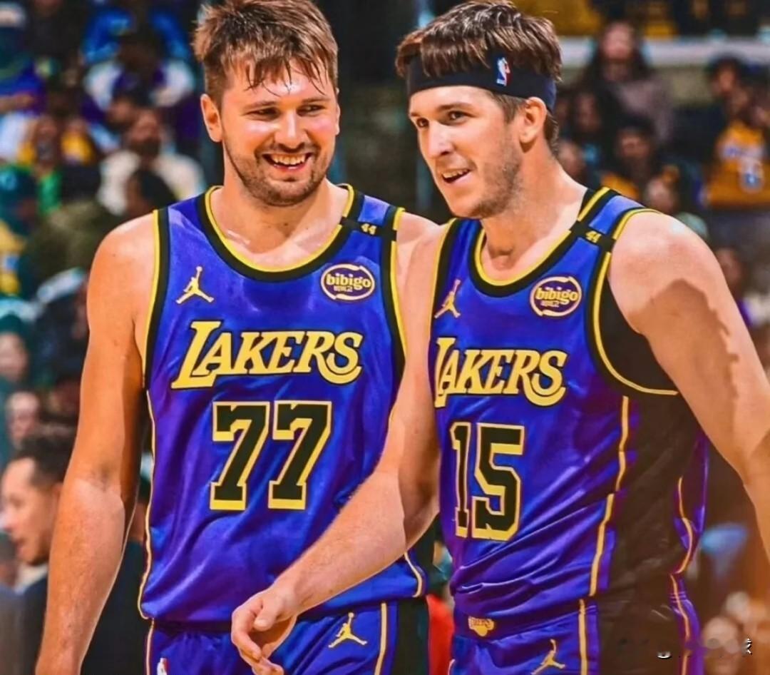 湖人双少合砍62分！湖人121：111拿下黄蜂，看看球员数据，谁是赢球...