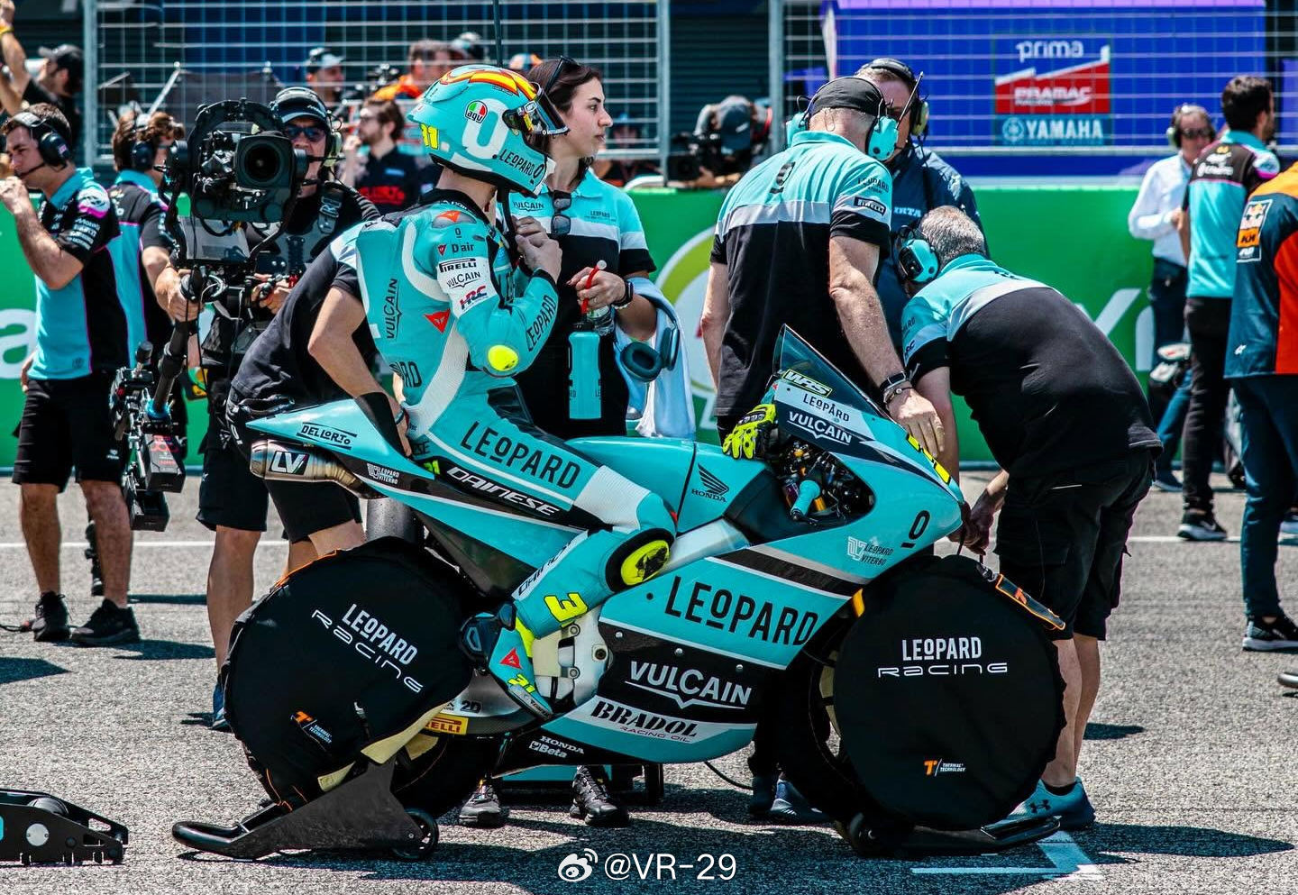 重大反转：FIM 国际上诉法院支持 Leopard Racing，撤销 Adrián Fernández 的禁赛处罚

经过四个多月的等待，FIM国际上诉法院终于对本田发动机涉嫌被违规拆解和改动一案作出裁决，支持 Leopard Racing 车队的上诉，撤销此前对 Adrián Fernández 作出的处罚。

此前，由于两台本田发动机被指存在违规情况 ​