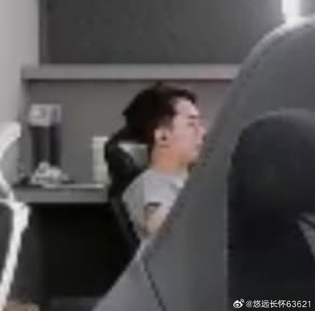 新版本第一天，红米看着要死过去了 ​