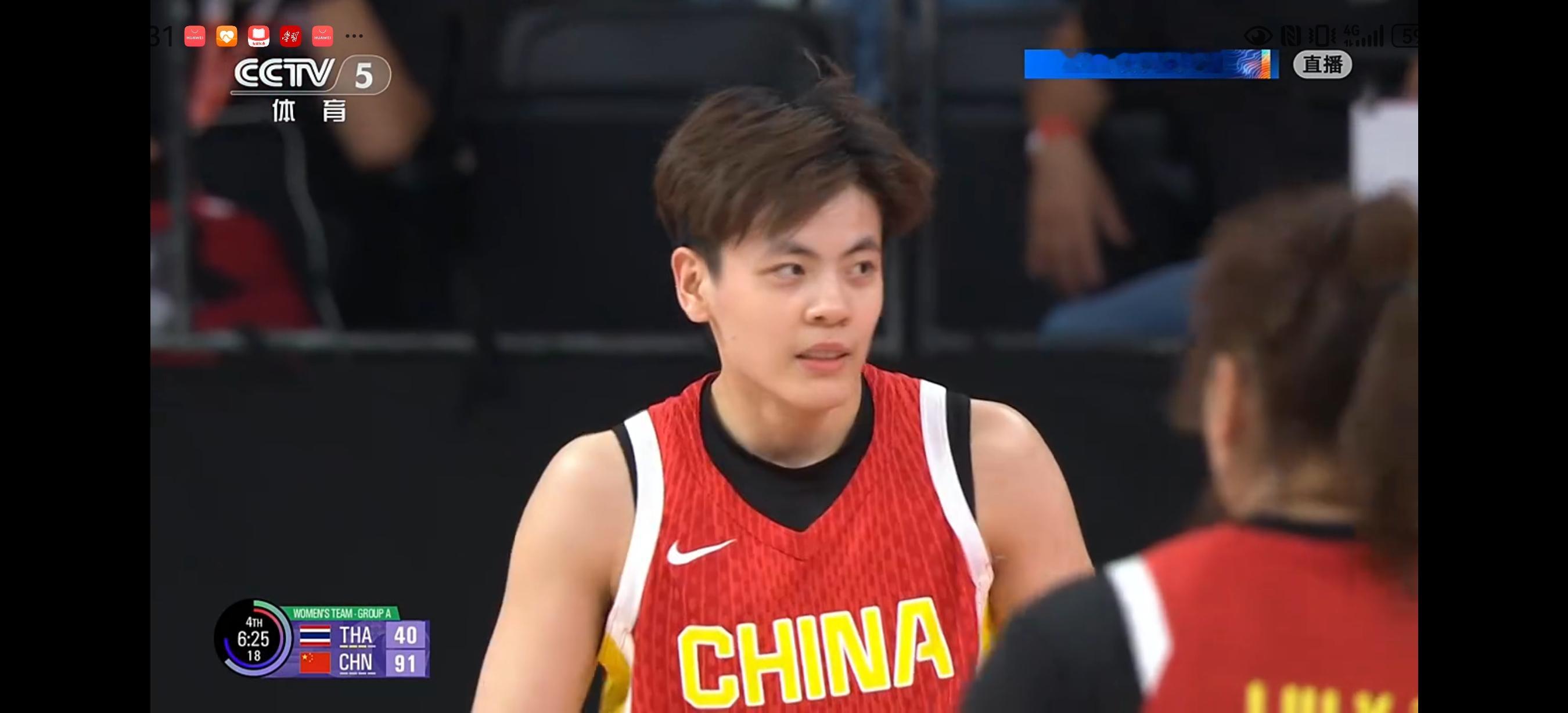 亚运会首战：中国女篮大胜泰国女篮，赢得开门红。
北京时间9月19日上午，名古屋亚运会，中国女篮迎来本届亚运首战，全场牢牢压制对手，111‑46大胜泰国，净胜65分。
四节比分（中国在前）：33‑14、24‑14、24‑10、30‑8。
半场57‑28领先29分；三节81‑38，末节继续拉开分差。