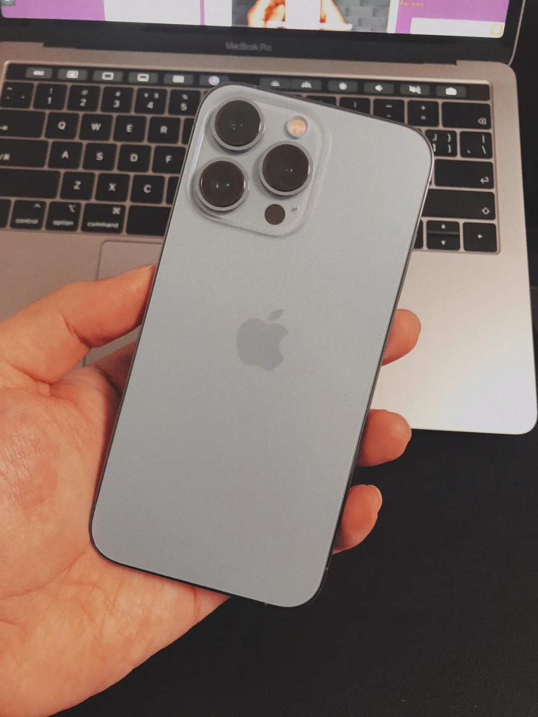 拿老款iPhone13 Pro远峰蓝换脸盆，有人换吗