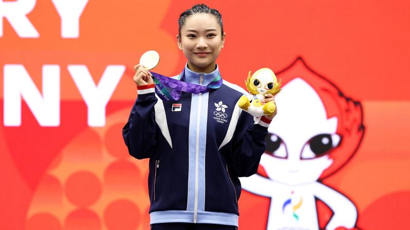 中国香港代表团2026亚运会首金！沈晓榆女子长拳夺冠
央视网消息：北京时间9月21日，亚运会乒乓球女子团体16强出炉，中国女团作为头号种子轮空，直接晋级八强。中国女团与朝鲜队处同半区，中国女团1/4决赛的对手将在乌兹别克斯坦和哈萨克斯坦之间产生。