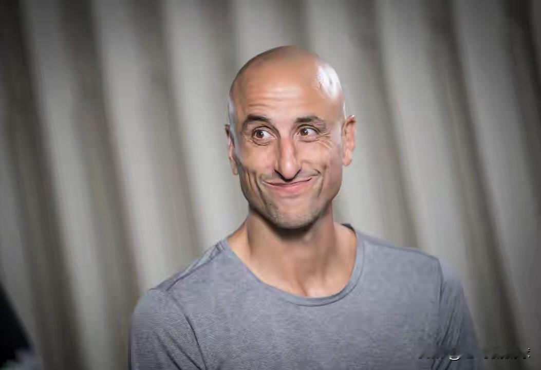 马刺传奇巨星吉诺比利真是人见人夸！今天马刺主帅米奇-约翰逊在接受媒体采...