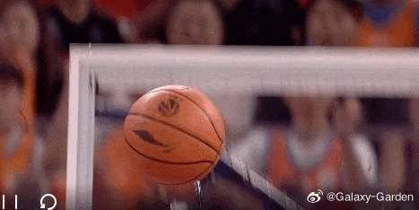 【CBA总决赛 | 古德温三分绝杀，上海2比0广厦！巴里·布朗致命失误...