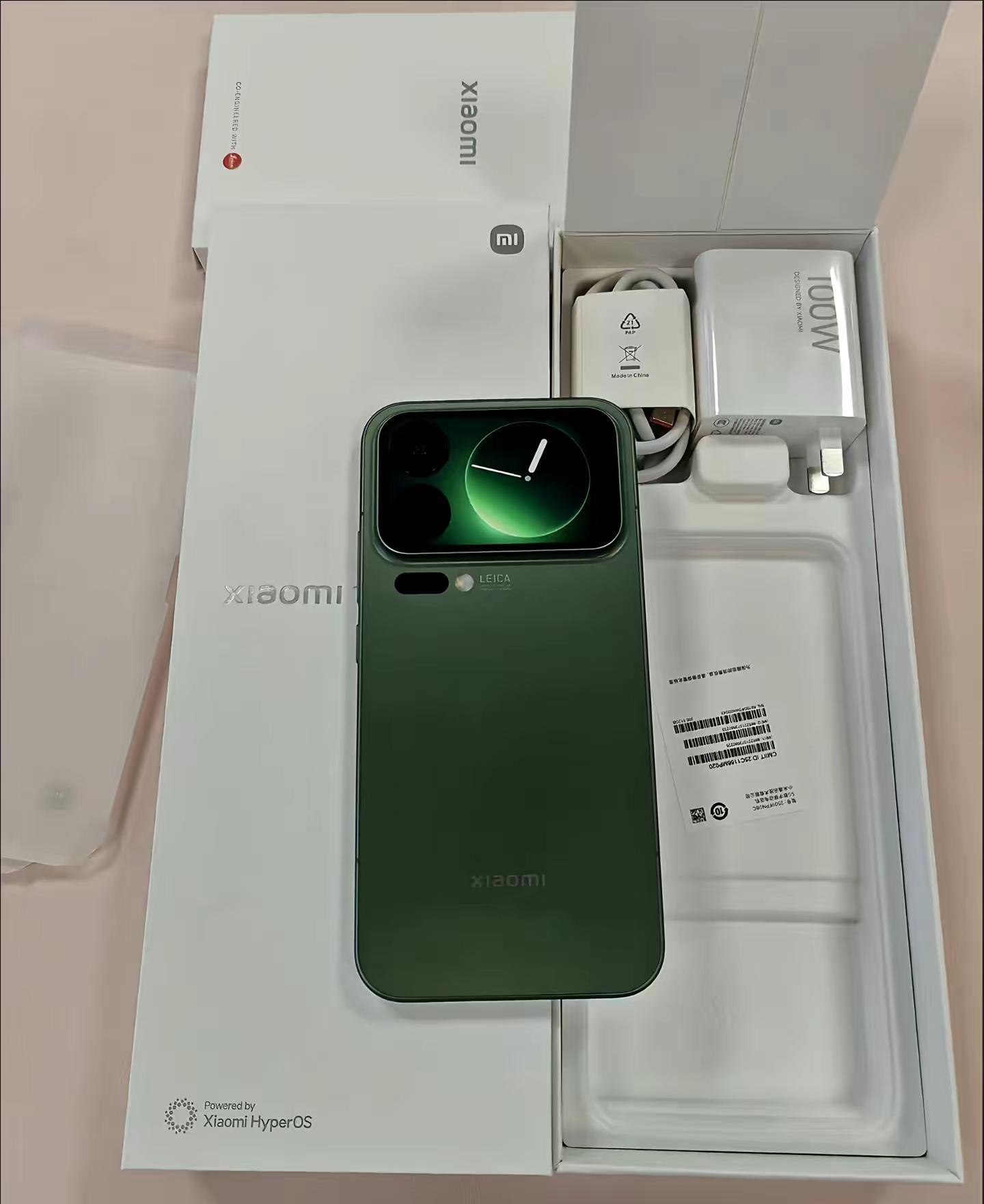 今天逛商场的时候没管住手，又入了Xiaomi 17 Pro Max。接下来这两年我肯定再也不买手机了。小米手机 小米