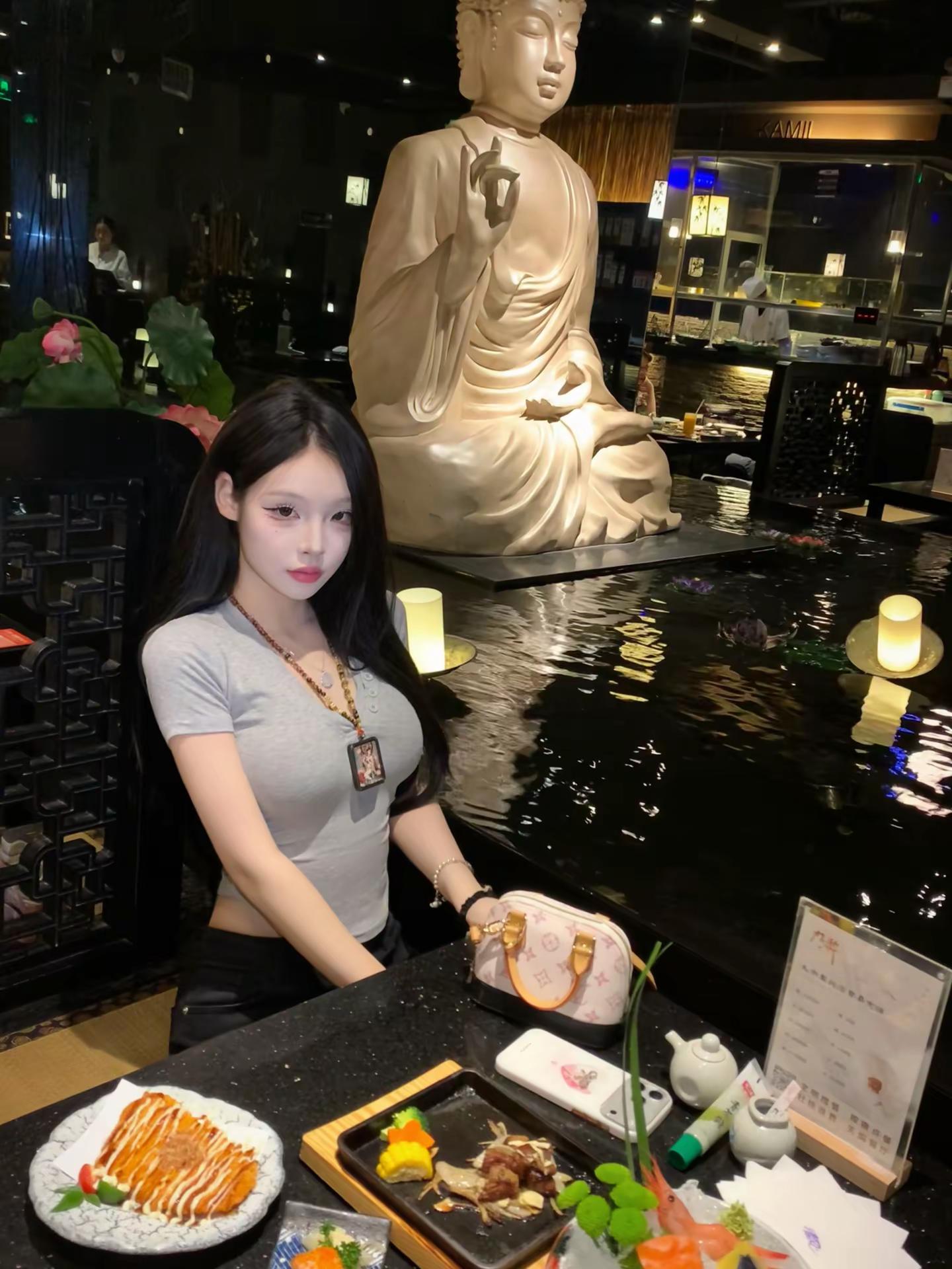 我常常感叹人与人之间的关系如枯叶般易碎