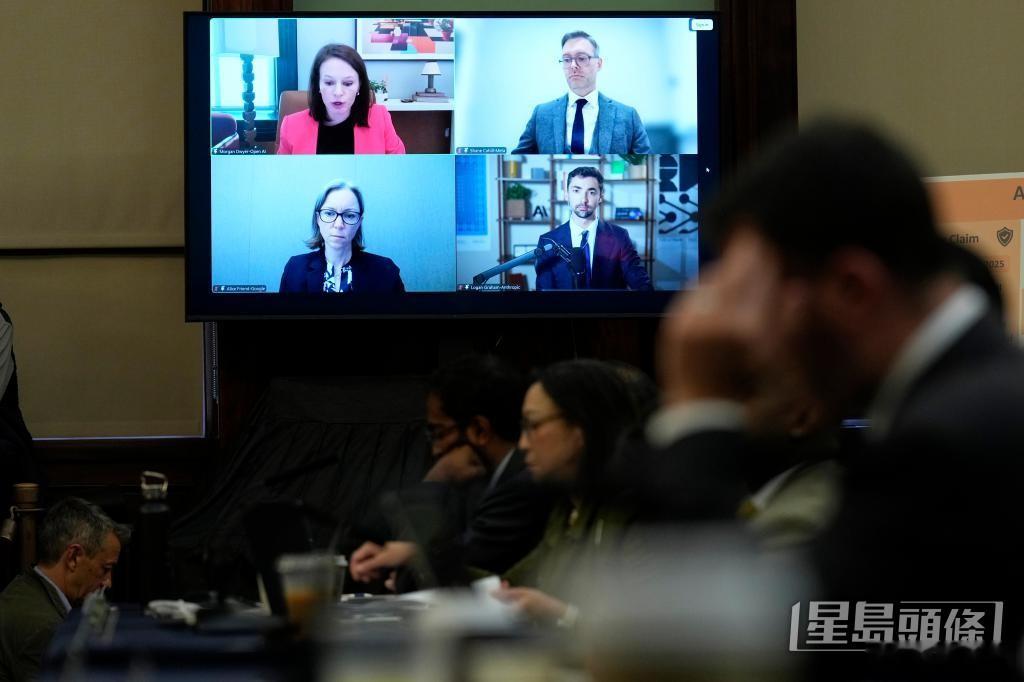 【依赖AI照搬内容，年轻人思考沟通能力缺失，学者呼吁培养“成长型思维” 掌握科技主导权】近日多项有关香港青少年的研究显示，部分中学生自评人工智能（AI）素养不俗，惟技术理解仍需提升；另有研究亦发现大学生演讲能力普遍不足，未能善用眼神和肢体语言感染别人，反映青年虽擅长使用手机等数码工具 ​