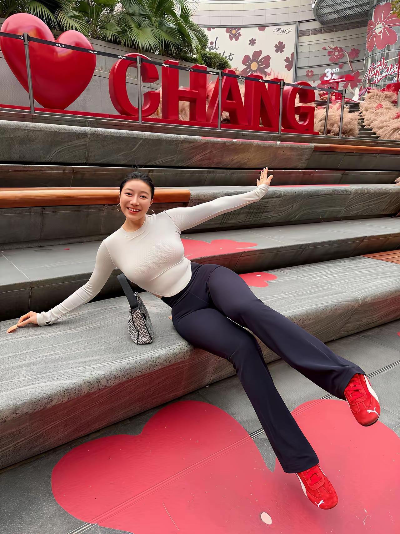 不说永远，在每个瞬间。