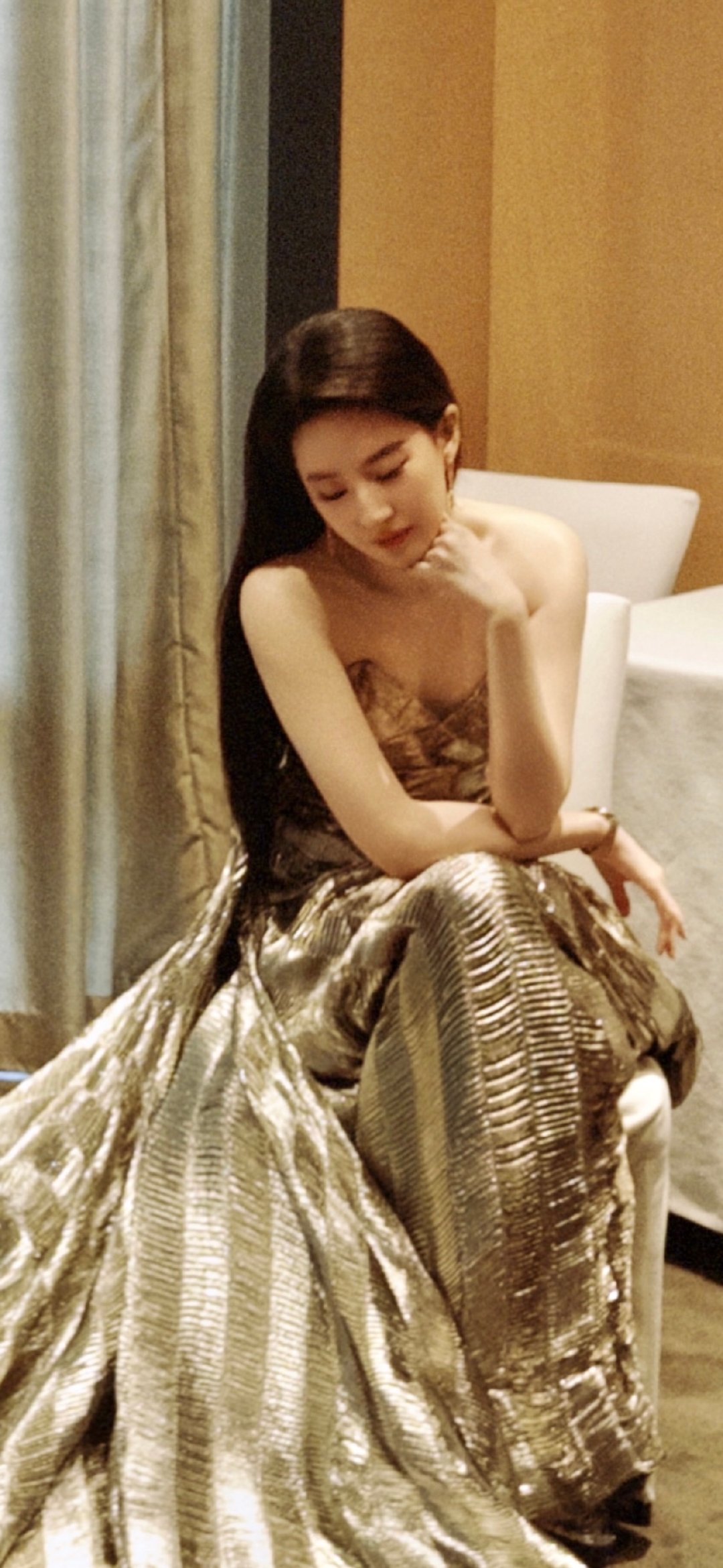 ▷ 刘亦菲 × 天梭成都活动 | 

啊啊啊！！继续发光吧我的大美人[捂嘴哭][期待]

·#刘亦菲# 
·#刘亦菲整个团队都穿黑色# ​​​
·#刘亦菲携爱宠登芭莎九月封面# ​