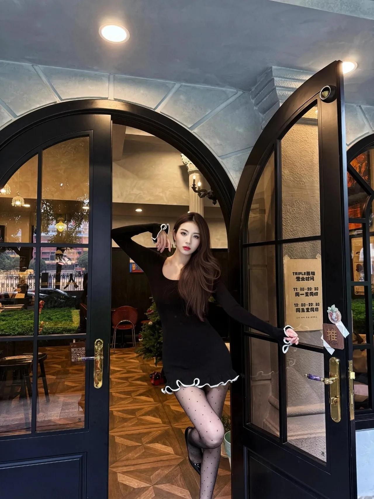 法式优雅，等你推门而入，甜妹