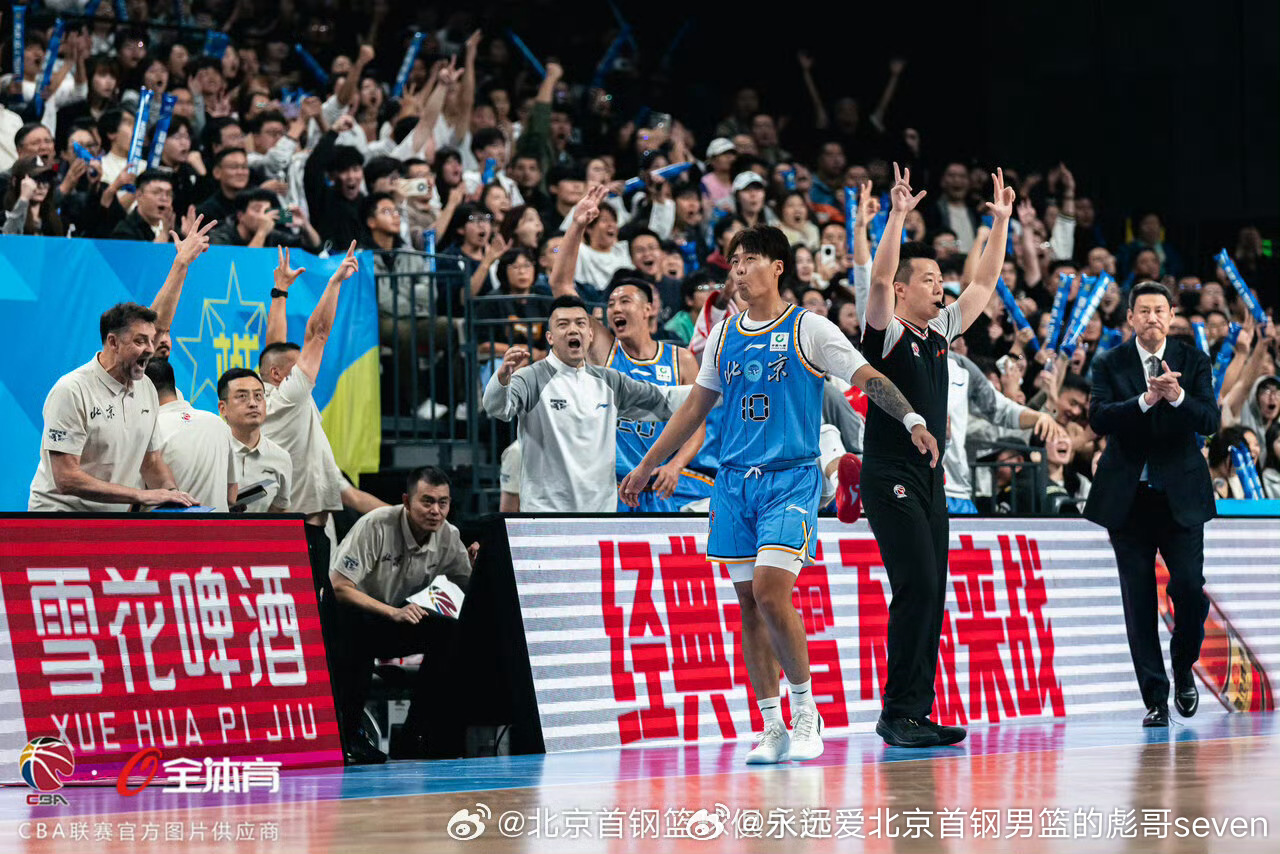 #北京首钢[超话]#  首先恭喜球队拿下3连胜，这个成绩是可惜可贺的，尤其是今天是对深圳这场比赛全队属于全面开花，无论是，进攻，防守，助攻，篮板球，失误球，罚球，命中率，各项数据全面占优。
我们北京球迷只想对把这场比赛好的地方继续保持下去，认真打好接下来的比赛，继续加油吧，兄弟们，周日我 ​