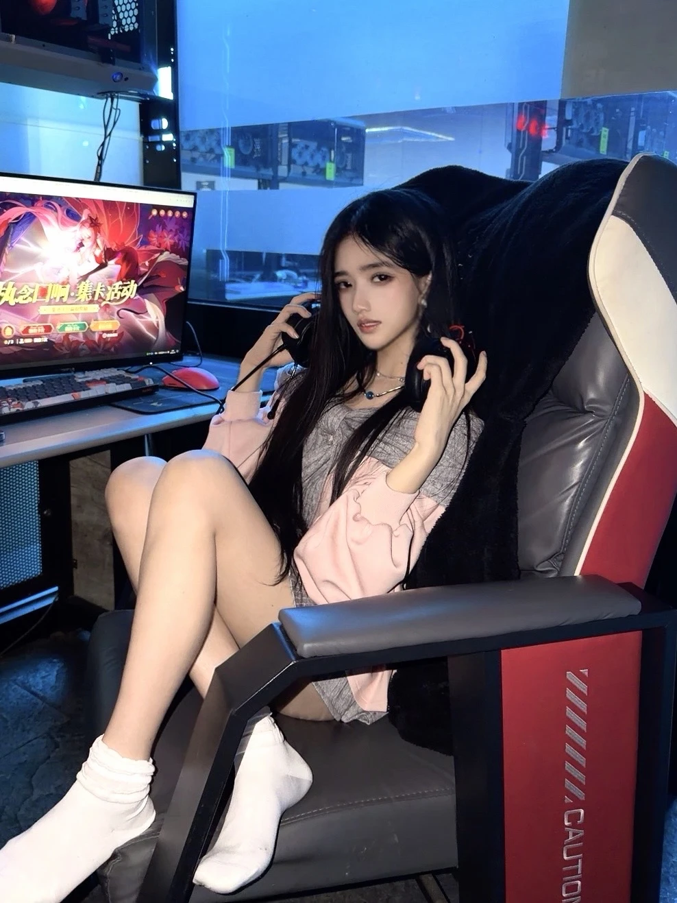 来网吧玩小花仙了