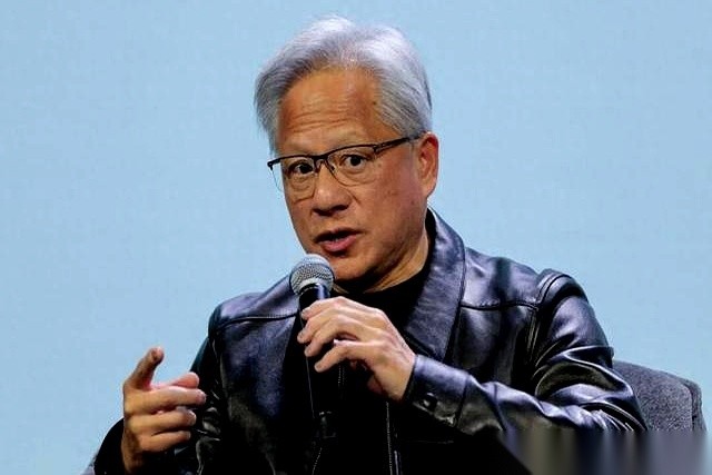 坐拥1960亿美元身家的黄仁勋，在创立英伟达33年后依然每周连轴转工作七天。
这家已经是全球市值最高的公司，当家掌门人却在播客里坦白，自己33年来一直觉得公司离破产只有30天。
《财富》杂志就此向英伟达发出置评请求，但对方拒绝回应。
一个早就不差钱、站在科技浪尖上的人，为什么活得比流水线上的打工人还