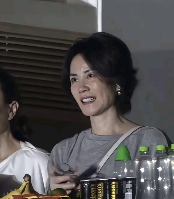 果然美人老了，也是气质老太太