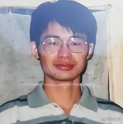 2019年，被关押了1277天的清华博士孙夕庆，无罪释放，他向国家申请2亿元赔偿，可最终的判决是：只赔偿他54万，同时可以公开道歉……
 
很多人看到这个结果，第一反应都是唏嘘不平。没人能想到，这位看似平静接受结果的博士，原本拥有光芒万丈的人生，却因为一场莫名的经济纠纷，被硬生生打断了所有前程，耗掉