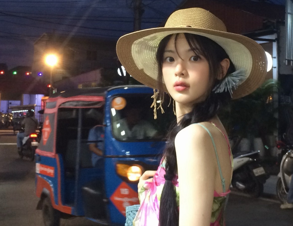心再硬的人翻一圈杨超越的站子心也该软了 ​