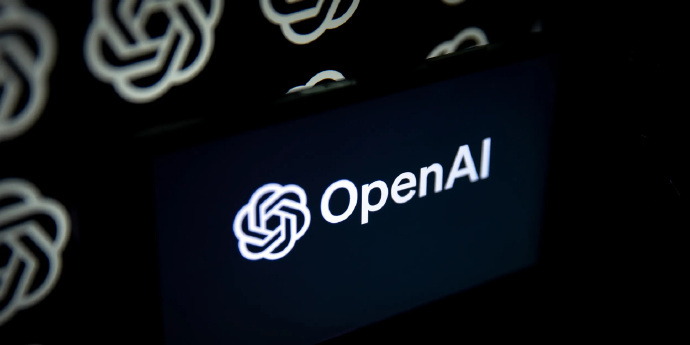 【#OpenAI发现PHP2Shell#，影响约 70% 网站】
据观点网报道，OpenAI表示，过去两个月该公司联合开源维护者、研究人员及安全服务商协助修复PHP中的重大安全漏洞。其中，Calif利用GPT-5.6 Sol发现一项漏洞，网络安全公司Wiz也独立发现并报告了相关漏洞。

针对此类事件，OpenAI提出分阶段漏洞响应框架， ​