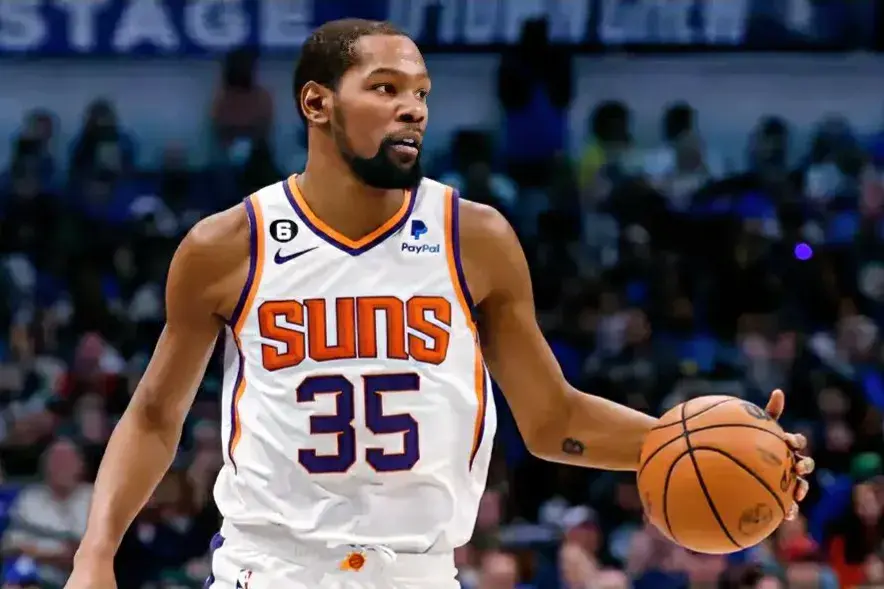 太阳队87-97不敌掘金队，看看正负值和数据，谁为输球该背锅！ 布克出...