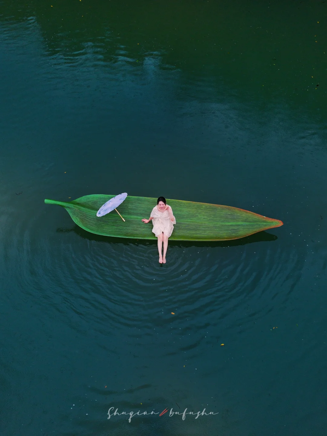 一叶扁舟｜叶子船在永嘉书院里面