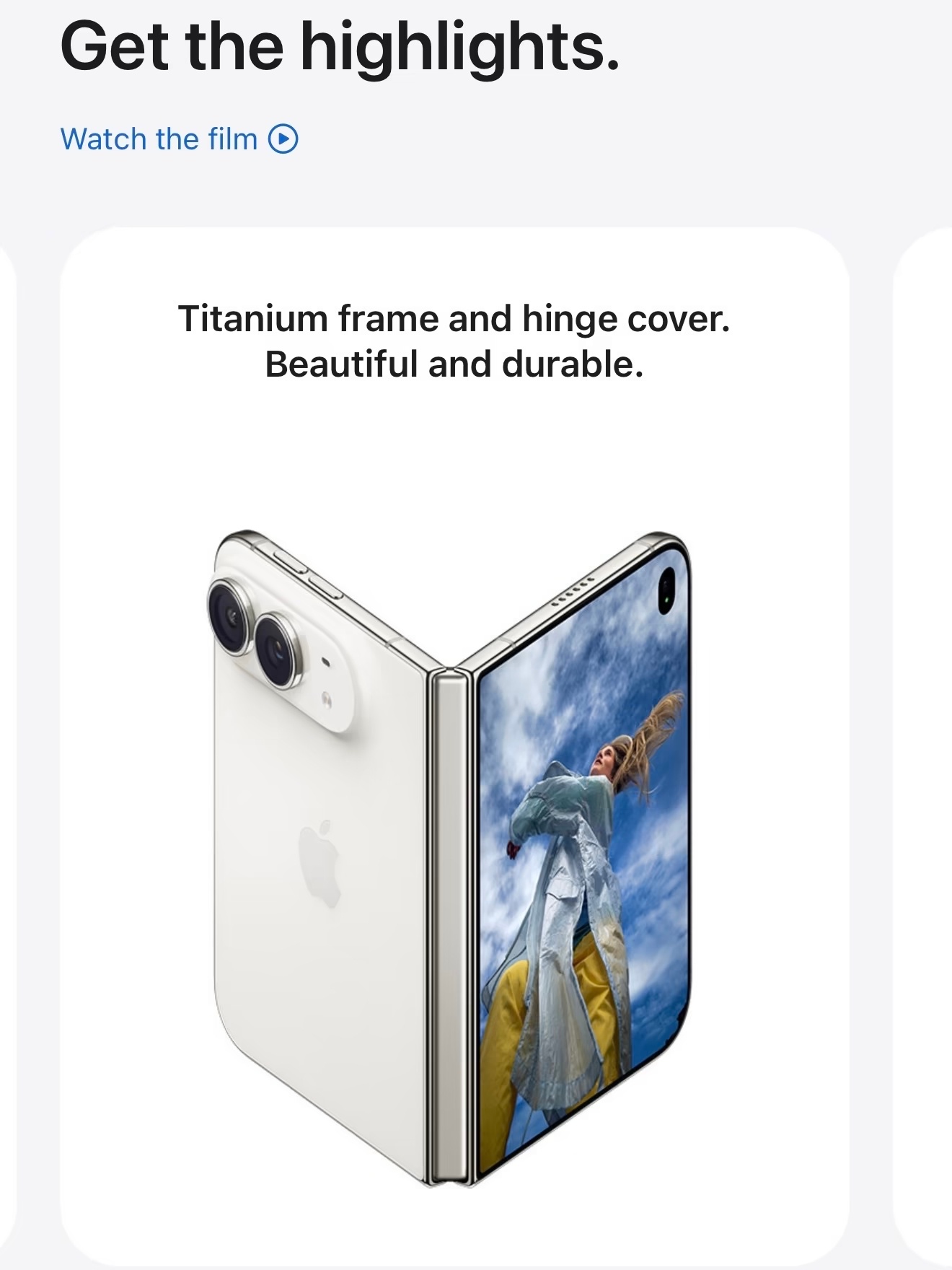 iPhone Duo的屏幕是行业最好的吗？15999元的折叠屏，没有长焦没有Face ID，重量254g接近半斤，所以水果这款折叠屏，可能除了“iPhone”本身的品牌价值加持之外，最能拿得出手，估计就是屏幕了。但是，iPhone Duo的屏幕在视觉平整度和户外可读性上确实达到了折叠屏领域的最高水平，不过这里的最好，其实并不是硬件维度，反而更多体现在特定的技术路径。基础参数，iPhone Duo采用内外双屏方案：外屏5.4英寸，分辨率1398×2034，等效PPI约460；内屏7.6英寸，分辨率2670×1878，等效PPI约430。两者均为Super Retina XDR OLED面板，支持1-120Hz ProMotion自适应刷新率、常亮显示，户外峰值亮度高达3000尼特。作为参考，目前三星Galaxy Z Fold 8的内外屏峰值亮度同样标称3000尼特，两者在亮度上处于同一水平。但iPhone Duo的内屏在分辨率上略高于Z Fold 8（2670×1878 vs 184...