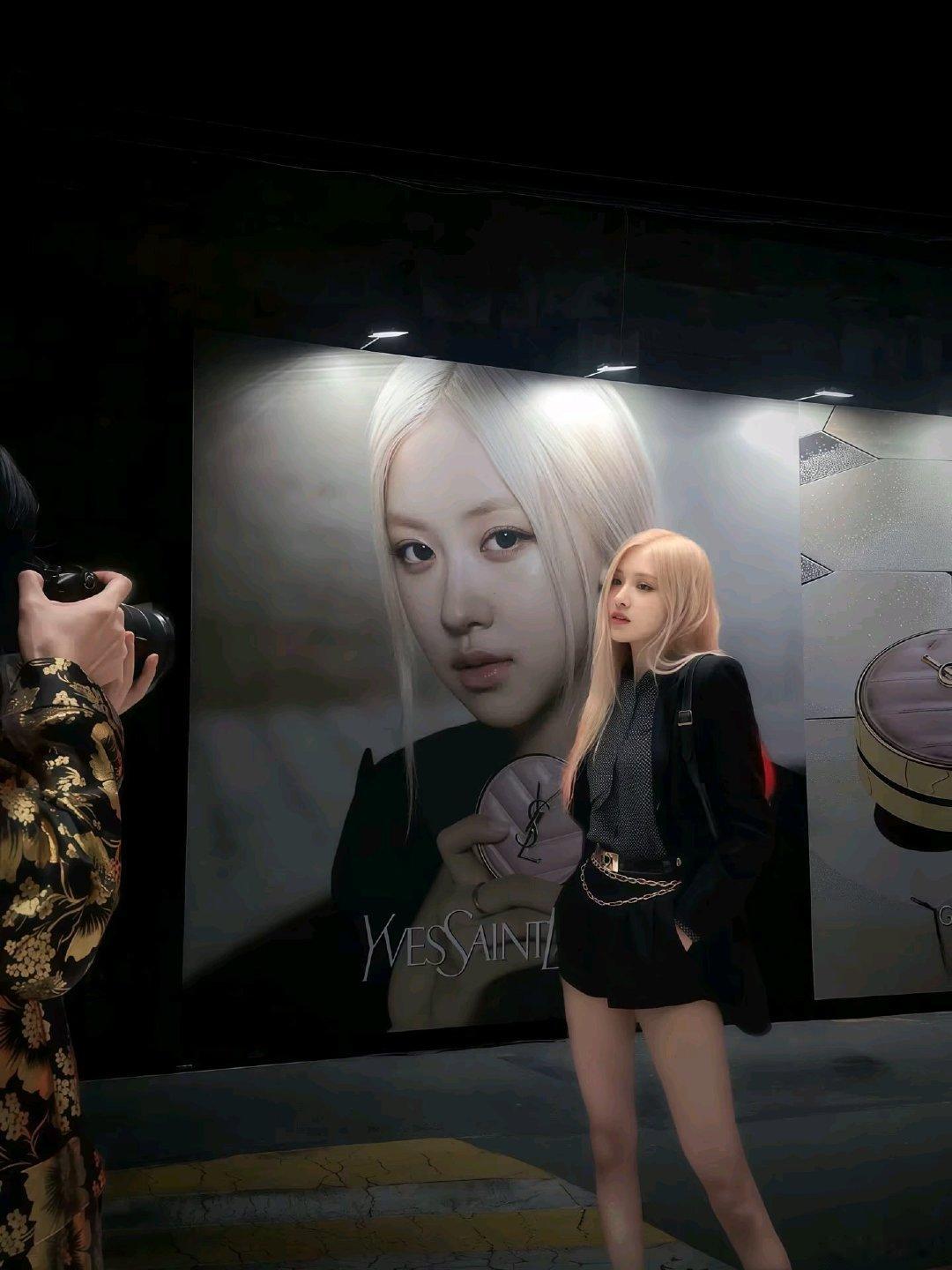 #ROSÉ[超话]# 𝐑𝐎𝐒É#朴彩英亚女一#𝐑𝐎𝐒É#朴彩英新歌new trick# 
我姐姐就是权威

​