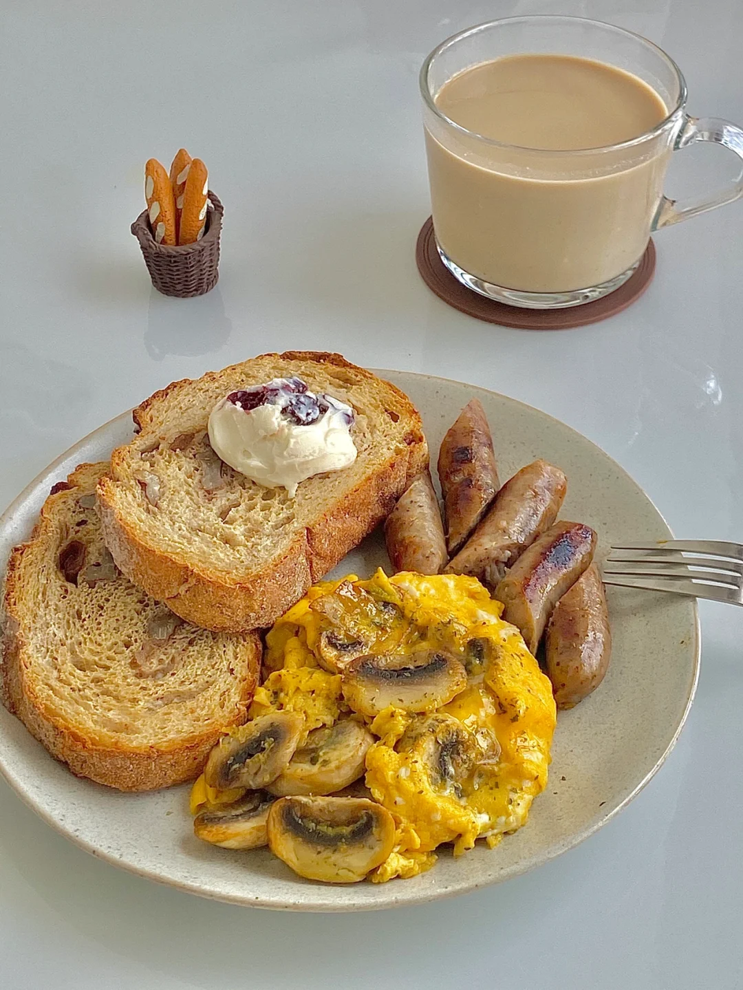 ☀️10.15日工作日早餐｜好吃的核桃硬欧早餐盘