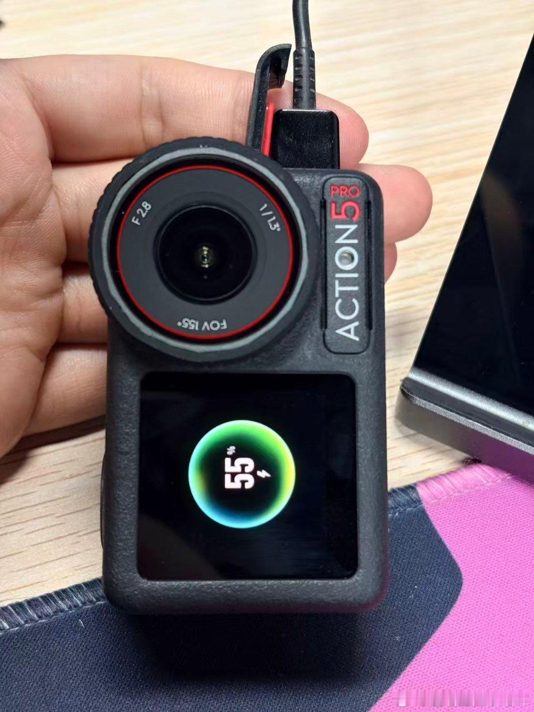 大疆 Osmo Action 5 Pro 运动相机 vlog户外骑行徒步潜水摄像机
【推荐理由】近期热门
【下单链接】 ​