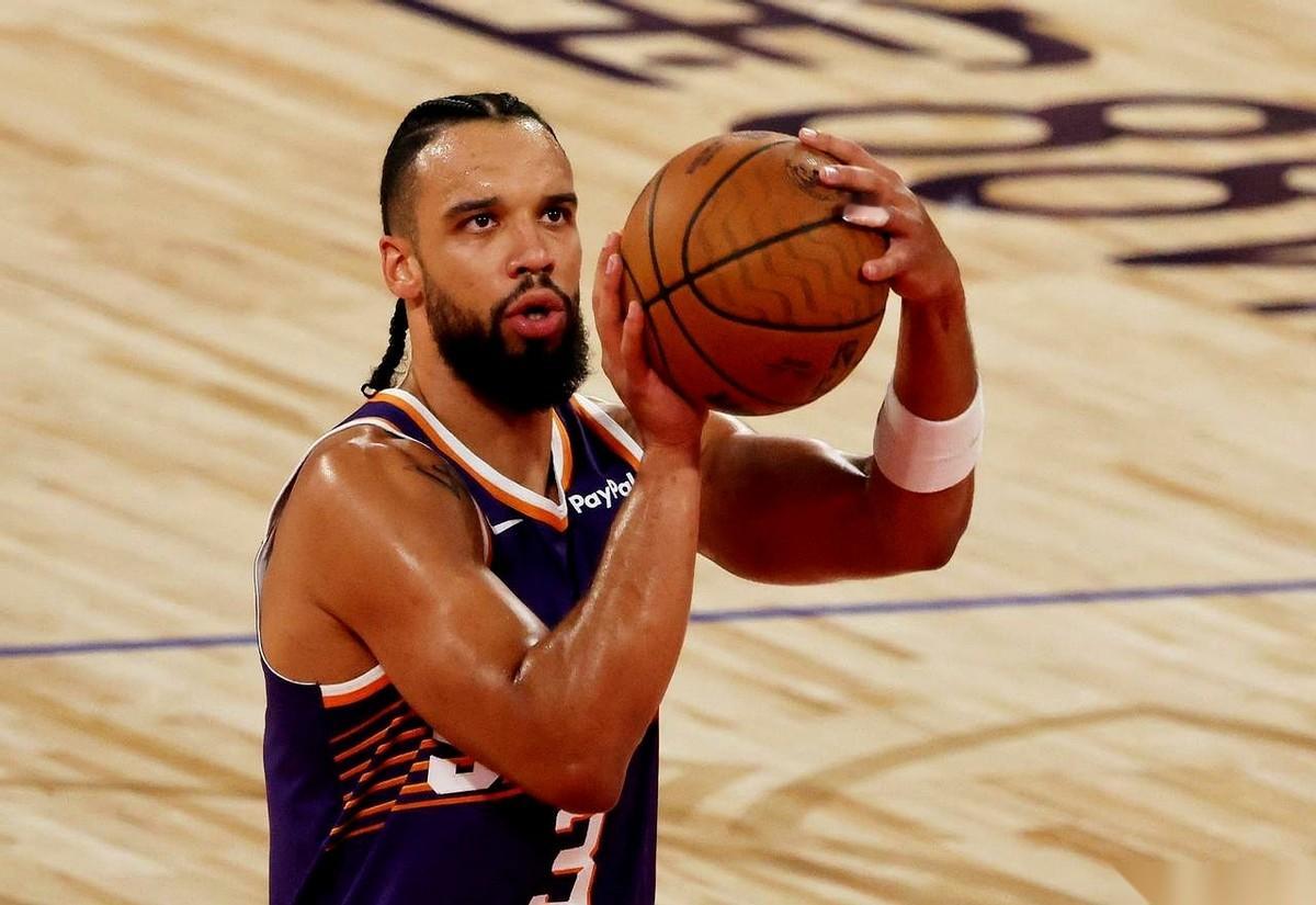 4比0，悬念早早杀青。雷霆用一轮干脆利落的横扫，把太阳队彻底挡在了晋级...